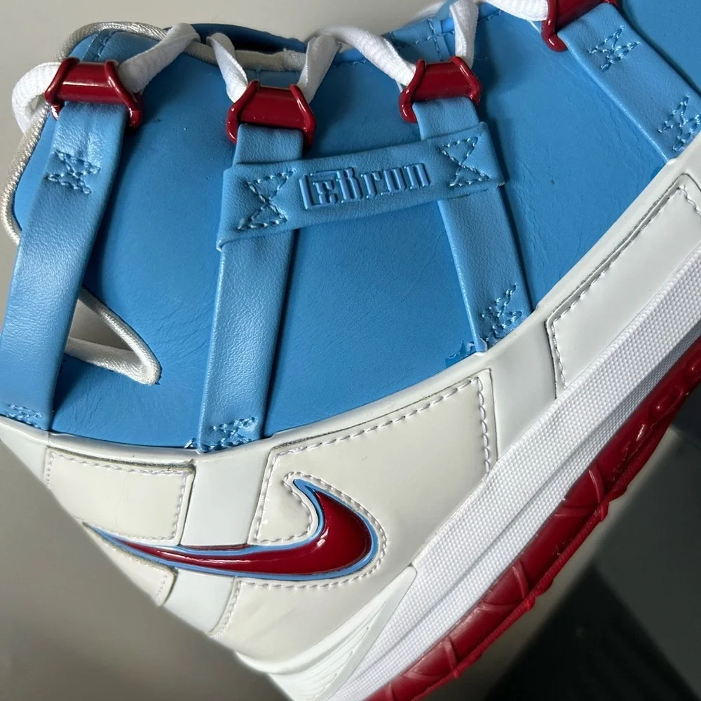 Nike LeBron 3 “Houston Oilers” Men’s Size 10 👟🏀 - Picture 4 of 12
